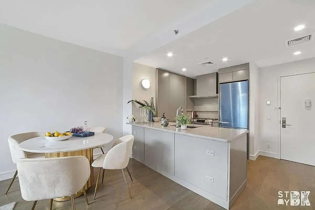 194-4C Stylish 3Br 2Ba Washer-Dryer Rooftop New York USA