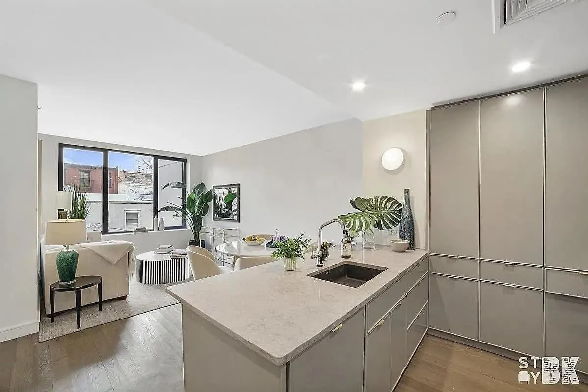 194-4C Stylish 3Br 2Ba Washer-Dryer Rooftops kontakt