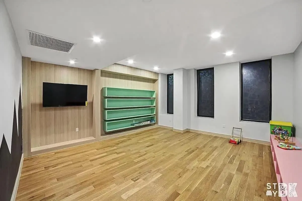 194-4C Stylish 3Br 2Ba Washer-Dryer Rooftop New York